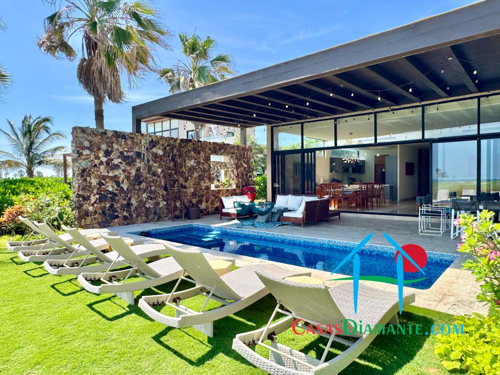 Delta 6 - Terraza, jardín y alberca 2
